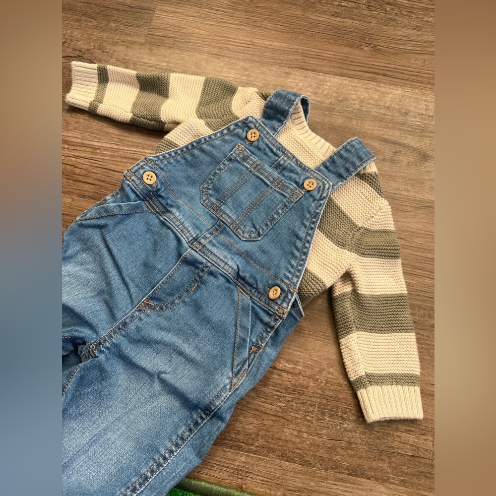 Carters - Overalls with Sweater - Size 6 Months - Picture 2 of 3